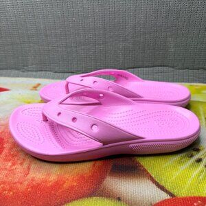 Crocs Womens Size 7 Pink Flip Flops Iconic Lightweight Durable Summer Sandals
